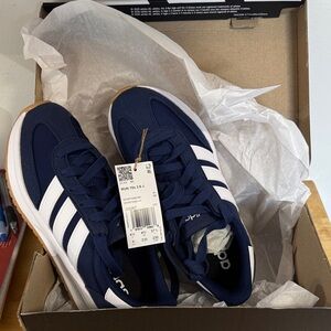 Adidas Kids  Dark Blue and White Cloudfoam Sneakers. Size 5Y